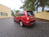Used 2014 Chrysler Town & Country Touring image 5