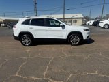 Used 2019 Jeep Cherokee Latitude Plus image 3