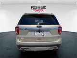 Used 2017 Ford Explorer XLT w/ Equipment Group 202A image 4