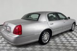 Used 2004 Lincoln Town Car Signature image 4