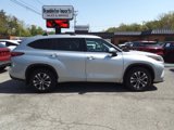 Used 2022 Toyota Highlander XLE image 2