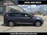 Used 2019 Chrysler Pacifica Touring-L w/ Tire & Wheel Group image 4
