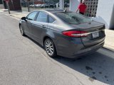 Used 2017 Ford Fusion SE w/ Fusion SE Technology Package image 2