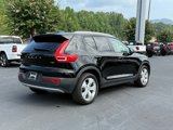 Used 2022 Volvo XC40 T5 Momentum image 4