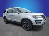 Used 2017 Ford Explorer XLT w/ Equipment Group 202A image 3