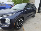Used 2024 Mitsubishi Outlander SE image 3