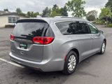 Used 2019 Chrysler Pacifica Touring-L image 5