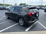 Used 2024 GMC Terrain SLT image 4