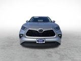 Used 2022 Toyota Highlander XLE image 2