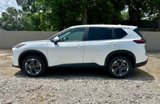 Used 2024 Nissan Rogue SV image 3
