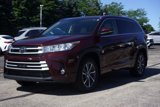 Used 2018 Toyota Highlander XLE image 3