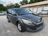 Used 2010 Volkswagen Routan SE image 3