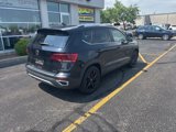 Used 2023 Volkswagen Taos SE w/ Panoramic Sunroof Package image 4