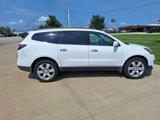 Used 2017 Chevrolet Traverse LT w/ Style and Technology Package image 5