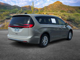Used 2023 Chrysler Pacifica Touring-L image 4