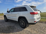 Used 2018 Jeep Grand Cherokee Laredo image 2