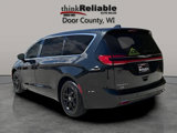 Used 2023 Chrysler Pacifica Touring-L image 4