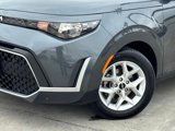 Used 2023 Kia Soul LX w/ LX Technology Package image 3