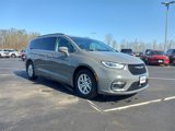 Used 2022 Chrysler Pacifica Touring-L image 4