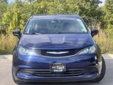 Used 2018 Chrysler Pacifica LX image 2