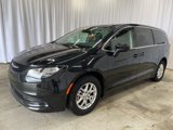 Used 2023 Chrysler Voyager LX image 3