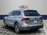 Used 2022 Volkswagen Tiguan SE w/ Panoramic Sunroof Package image 5