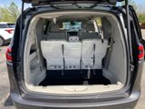 Used 2021 Chrysler Pacifica Touring-L image 5