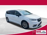 Used 2024 Chrysler Pacifica Limited w/ Trailer Tow Group image 1