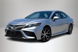 Used 2021 Toyota Camry SE image 3
