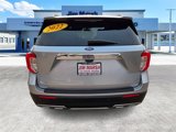 Used 2022 Ford Explorer XLT w/ Equipment Group 202A image 5