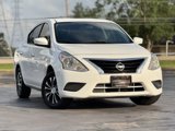 Used 2019 Nissan Versa SV image 3
