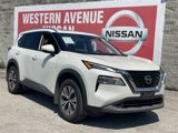 Used 2021 Nissan Rogue SV image 2