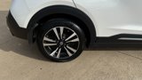 Used 2020 Nissan Kicks SR w/ SR Premium Package image 5