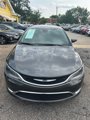 Used 2015 Chrysler 200 Limited w/ Convenience Group image 3
