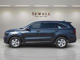 Used 2025 Kia Sorento LX image 2