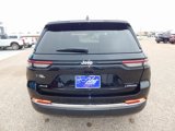 Used 2025 Jeep Grand Cherokee Laredo image 4