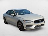 Used 2019 Volvo S60 T6 Momentum w/ Premium Package image 3