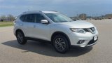 Used 2016 Nissan Rogue SL image 2