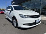 Used 2017 Chrysler Pacifica LX image 2