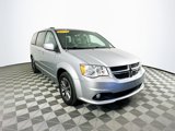 Used 2017 Dodge Grand Caravan SXT image 2