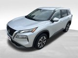 Used 2023 Nissan Rogue SV image 2