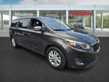 Used 2017 Kia Sedona LX w/ LX Essentials Premium Package image 2