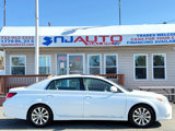 Used 2011 Toyota Avalon Limited image 3