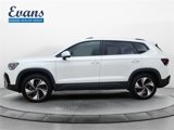 Certified 2025 Volkswagen Taos SE image 2