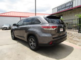Used 2016 Toyota Highlander XLE image 3