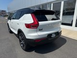 Certified 2022 Volvo XC40 T5 R-Design w/ Climate Package image 3
