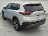 Used 2023 Nissan Rogue SV image 3