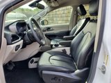 Used 2023 Chrysler Pacifica Touring-L image 5