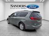 Used 2022 Chrysler Pacifica Touring-L image 4