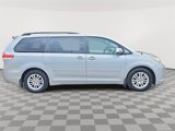 Used 2012 Toyota Sienna XLE image 4